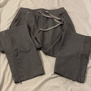 Figs graphite slim cargo scrub pants XS